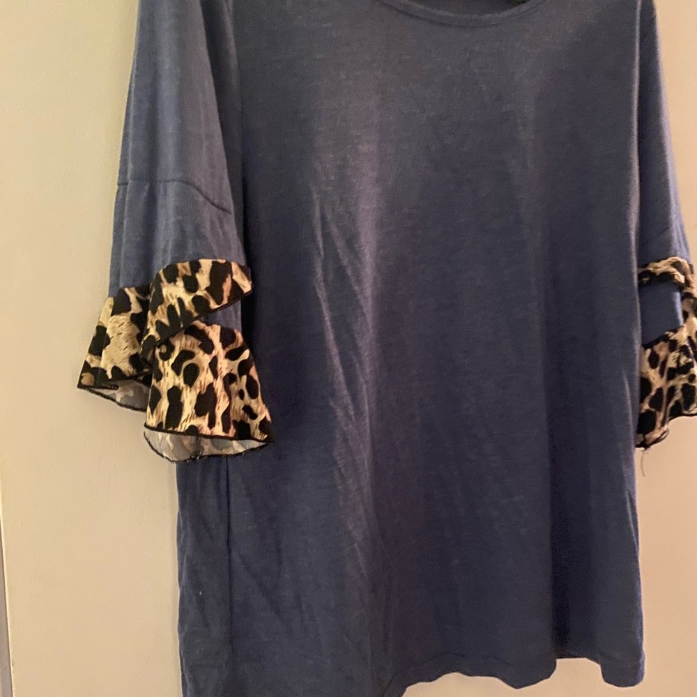 Chic Blue Long Sleeve Top with Leopard Accents
